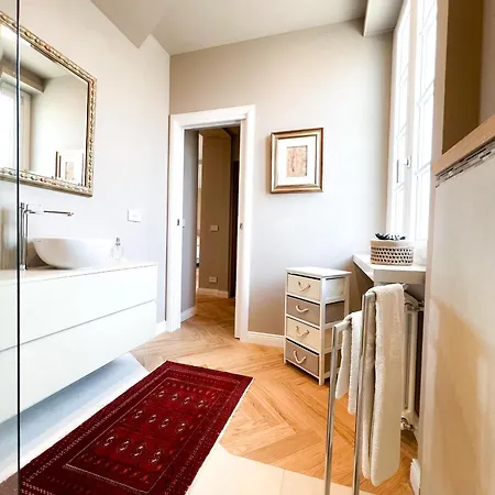 Comecasa Elegant Historical Apartment