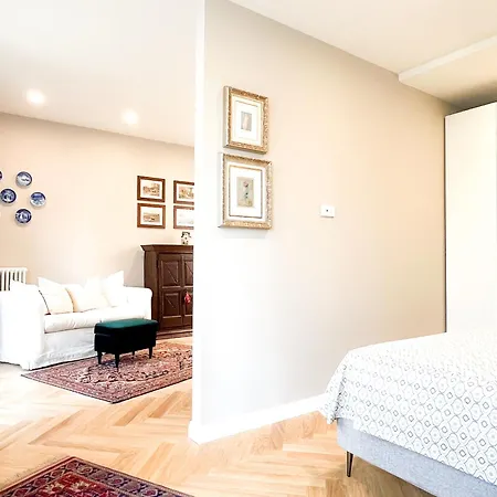 Comecasa Elegant Historical Apartment